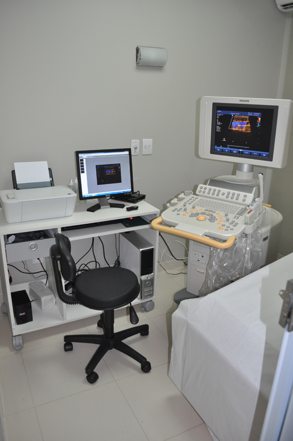Sala de exame com equipamento Philips